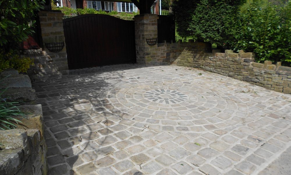 Natural stone circle feature Natural stone circle feature