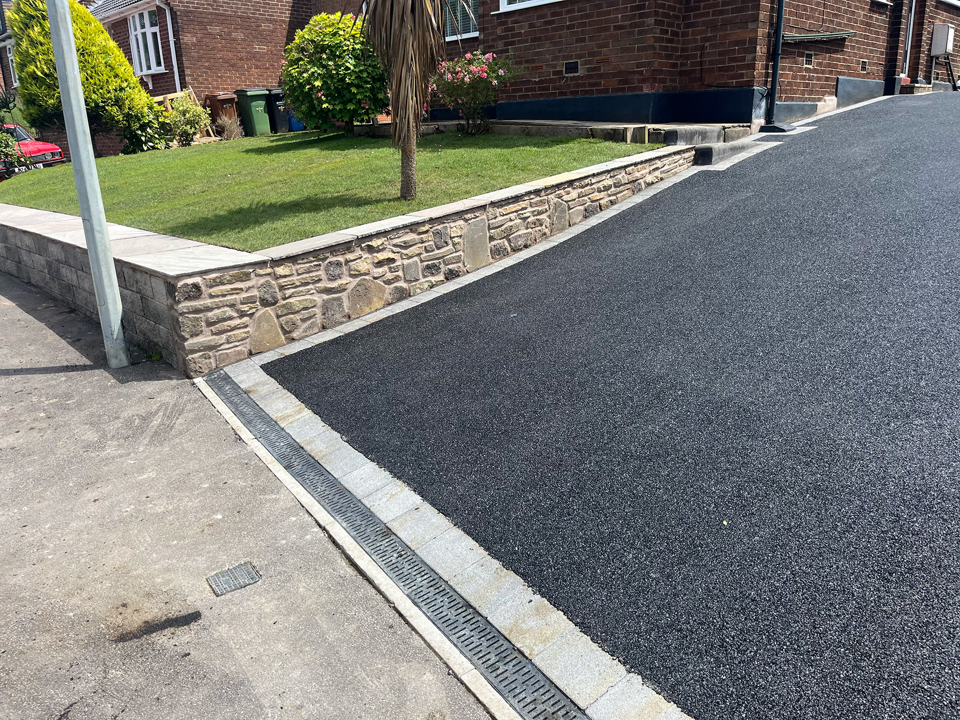 IMG_0422 Tarmac driveway frontage with a granite paved border, Compstall Road Romiley