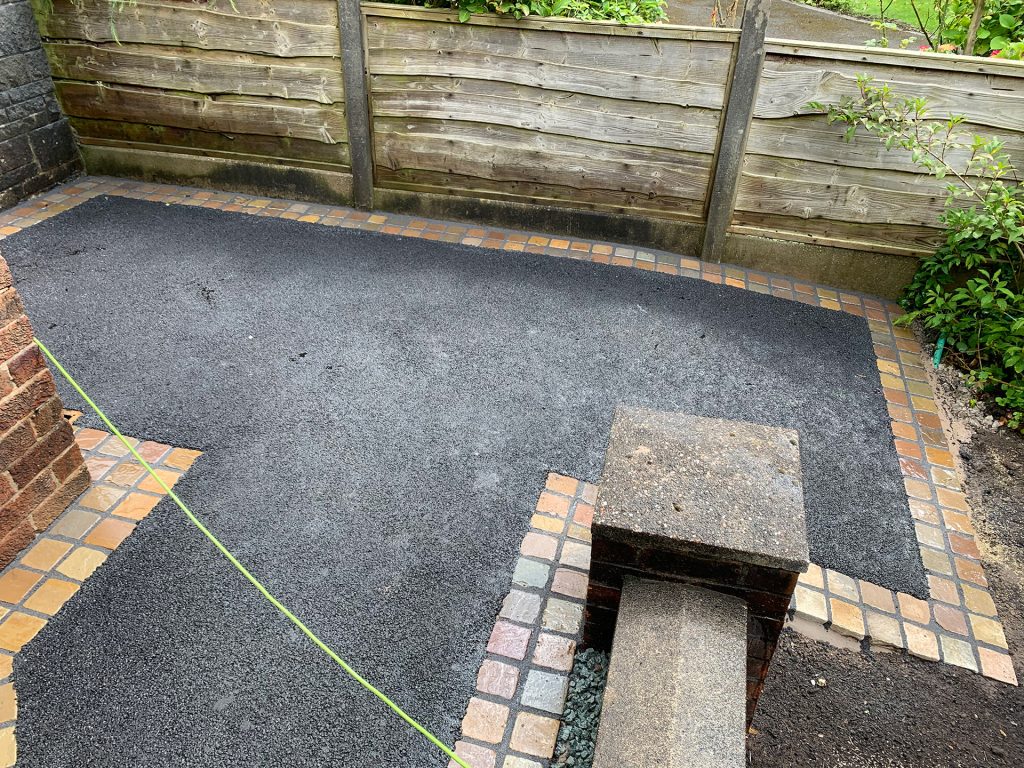 Tarmac driveway bin space