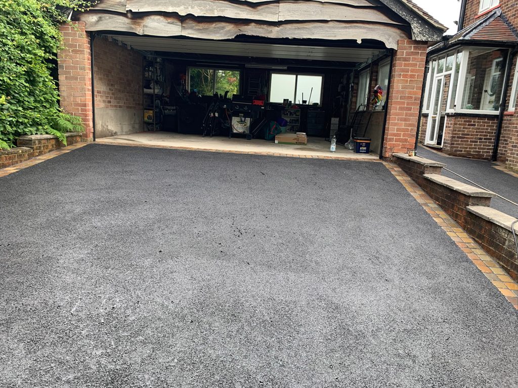 Tarmac driveway to garage