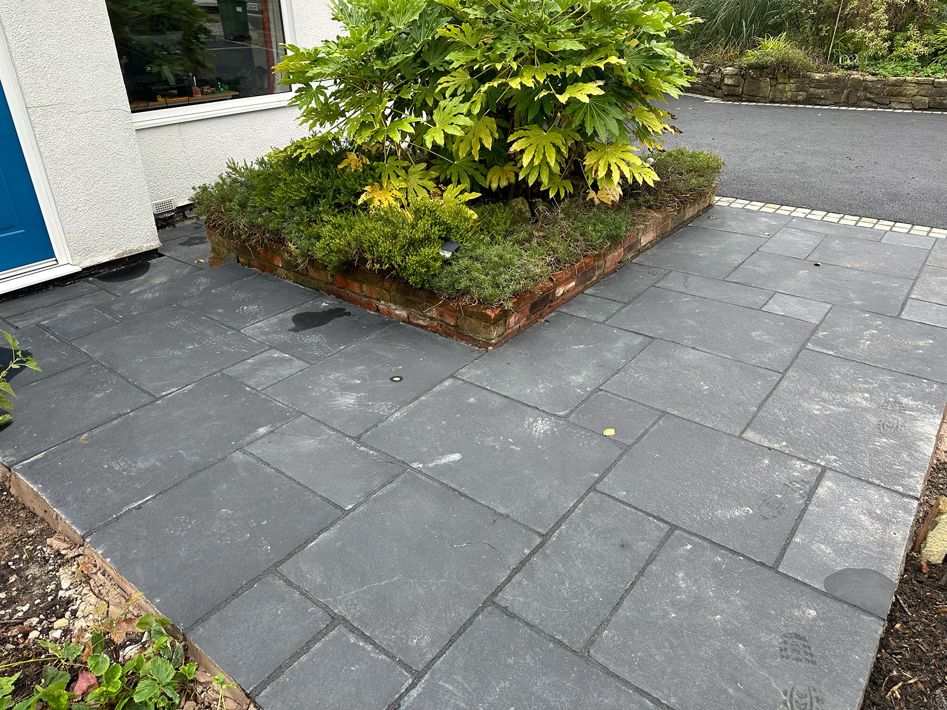 IMG_8997 Tarmac driveway frontage with a granite paved border, Compstall Road Romiley
